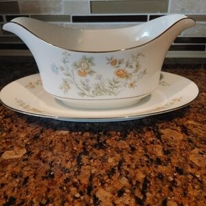 Vintage Sango Gravy Boat with Attached Underplate‎